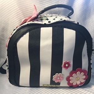 BETSEY JOHNSON CUTE TRAVEL BAG